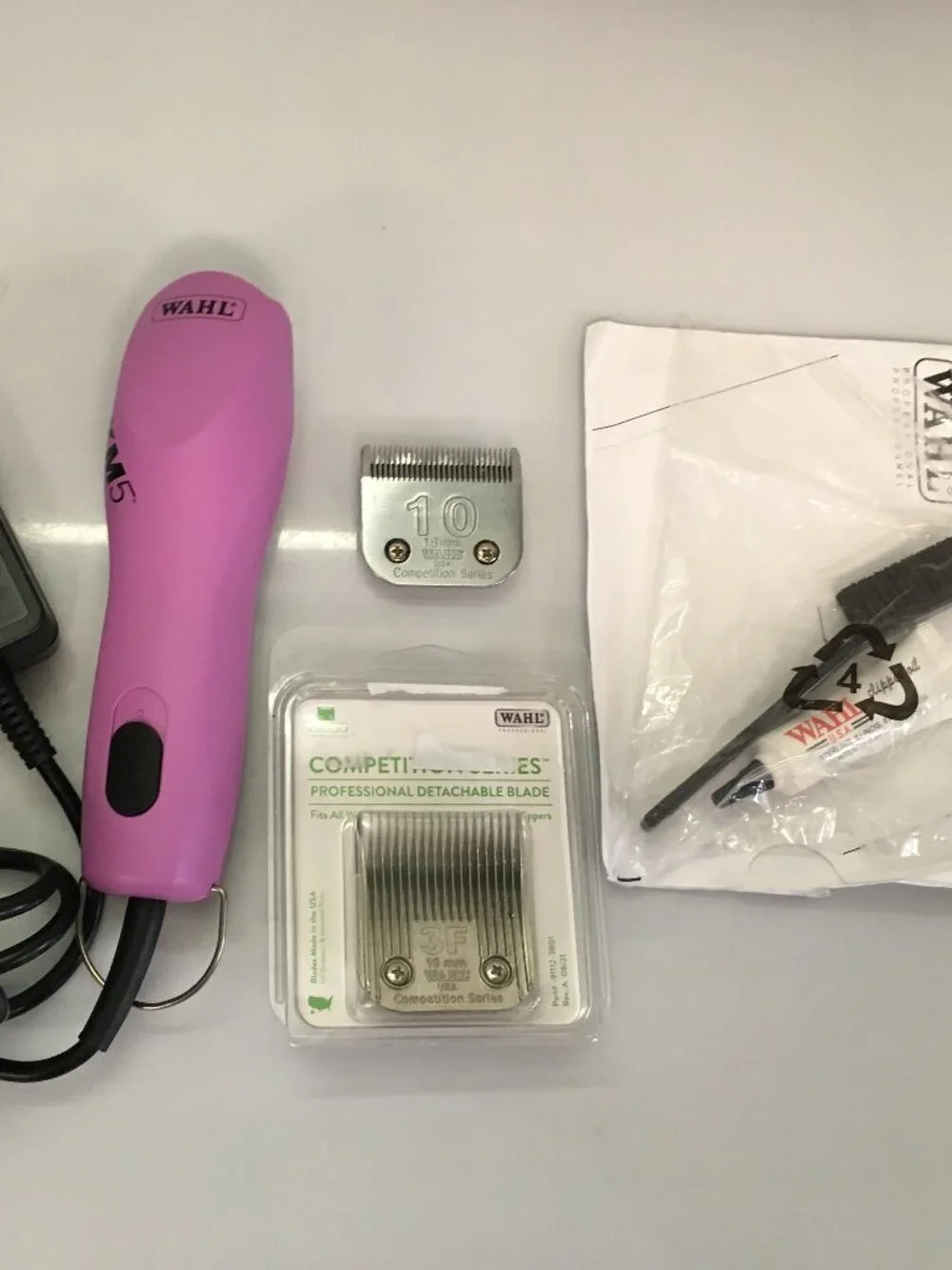 Wahl KM5 2 Speed Brushless Motor Dog Clipper Pink w/ 2 blades!
